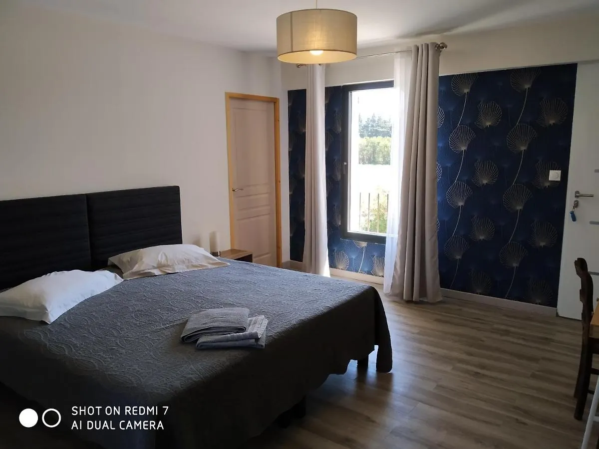 Bed & Breakfast Le Mas Des Calus Chambres D'Hotes L'Isle-sur-la-Sorgue