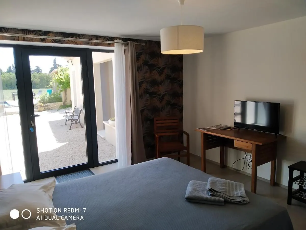 Bed & Breakfast Le Mas Des Calus Chambres D'Hotes L'Isle-sur-la-Sorgue